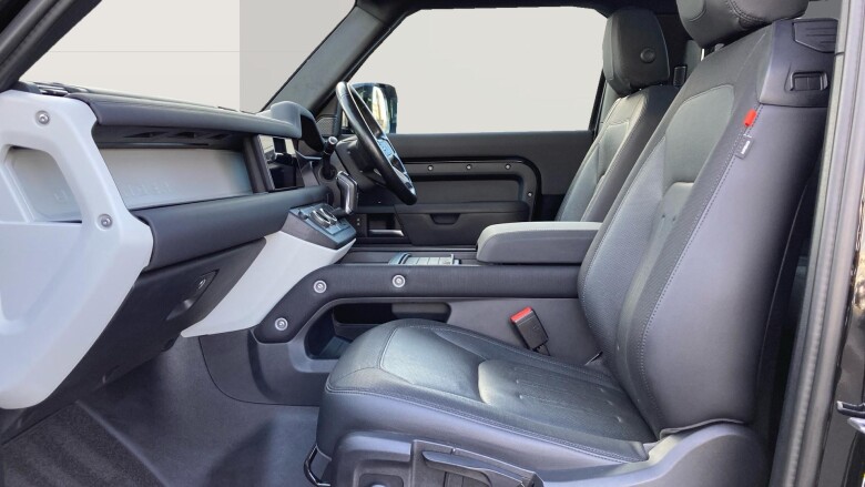 Land Rover Defender 3.0 D250 X-Dynamic S 90 3dr Auto Diesel Estate